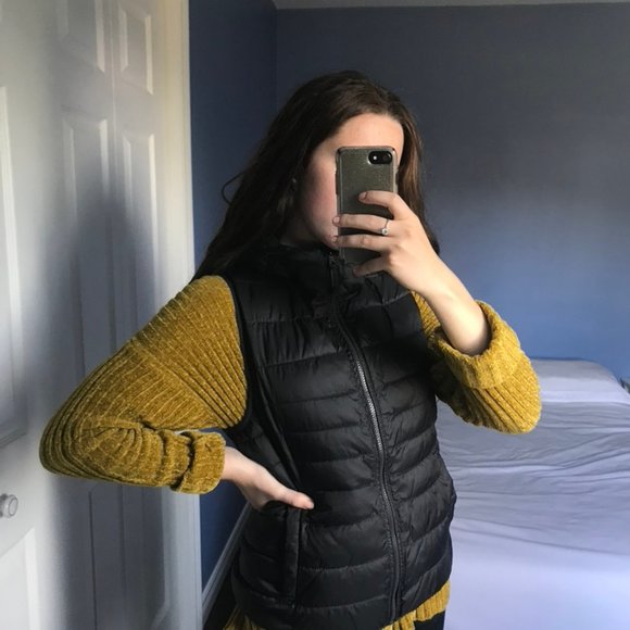 Black Vest - Picture 2 of 6